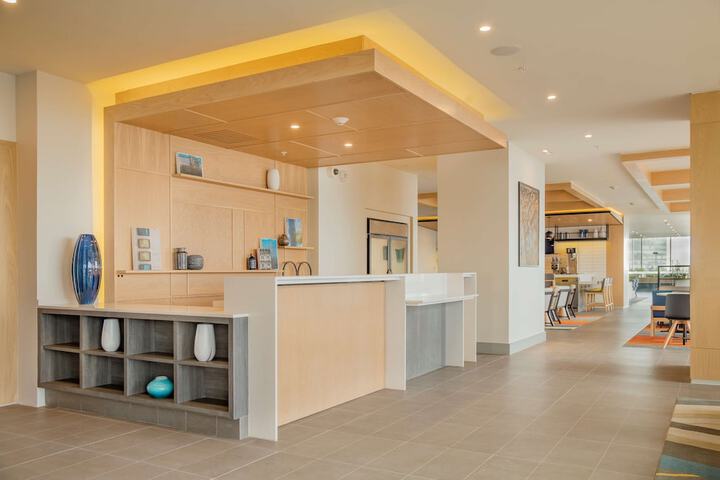 Entrance & Lobby