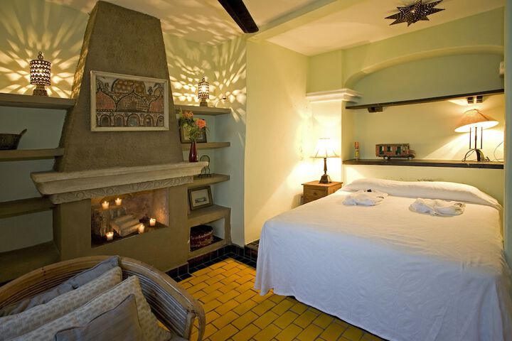 Room 10 of 374