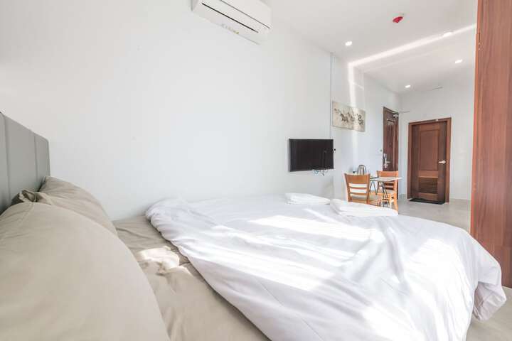 Room 18 of 148
