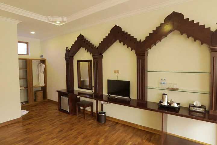 Room 10 of 25