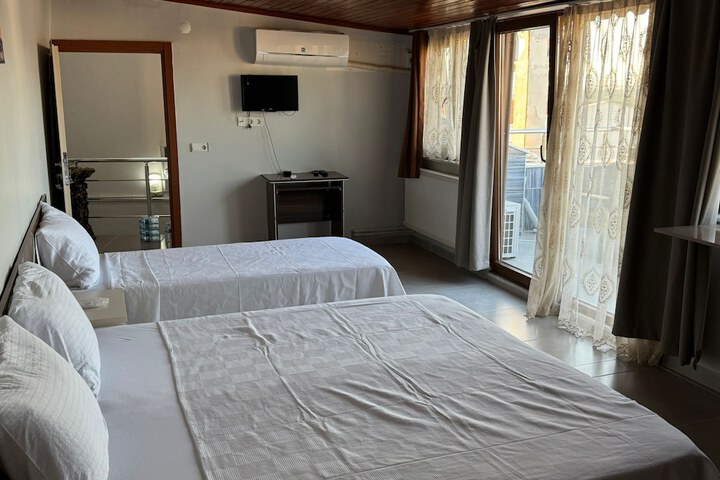 Room 16 of 30
