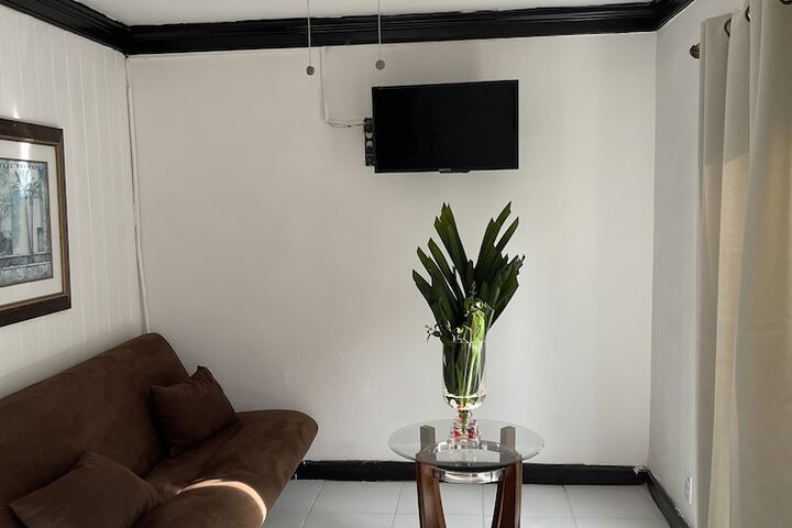 Room 25 of 93