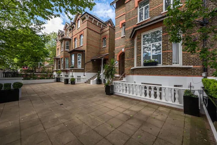 Adria Hotel London 44 Glenthorne Rd W6 0ls