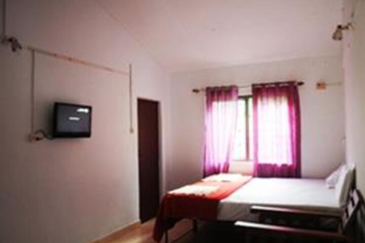 Room 3 of 6