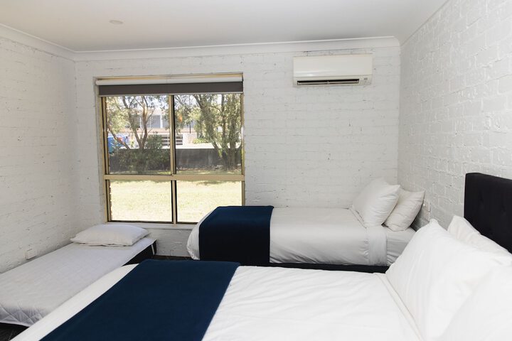 Room 5 of 28