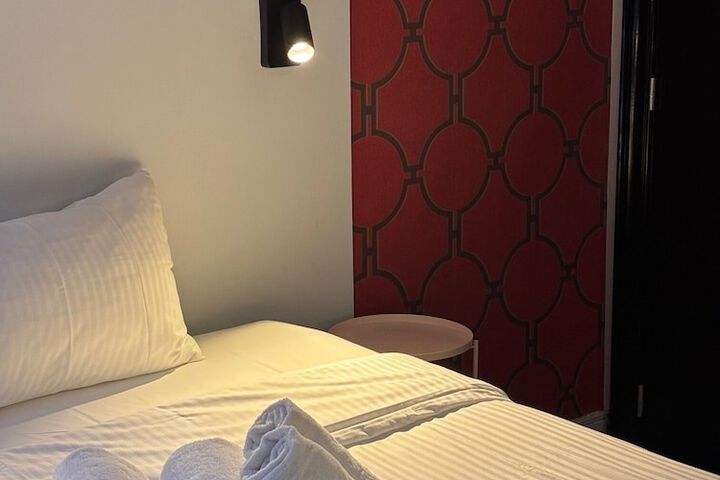 Room 35 of 53