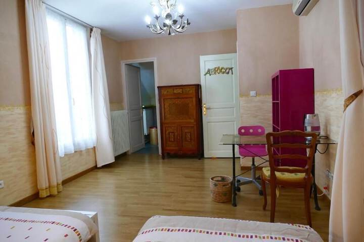 Room 10 of 47