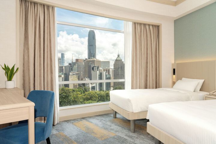 Room 21 of 38