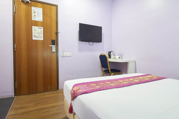 Room 6 of 22