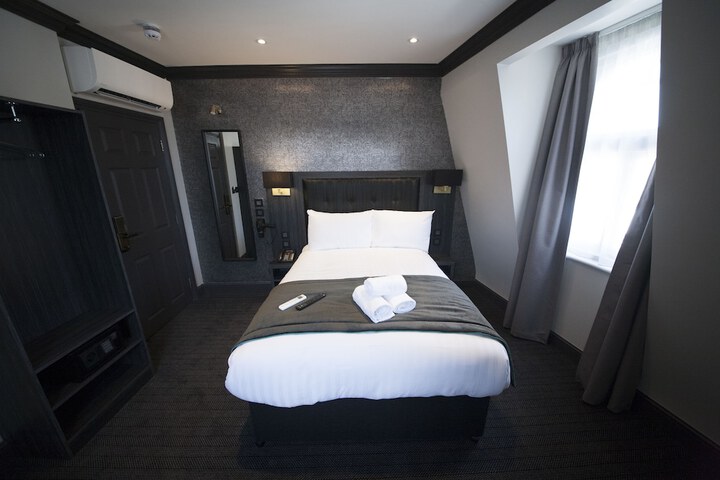 Room 5 of 30