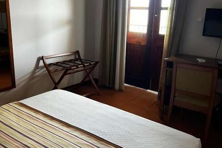 Room 9 of 39
