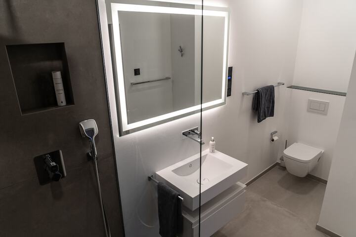 Room 8 of 21