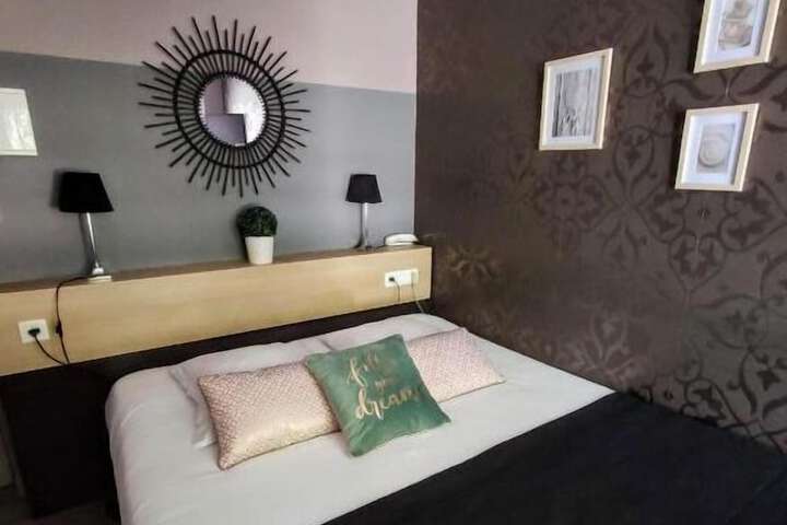 Room 16 of 43