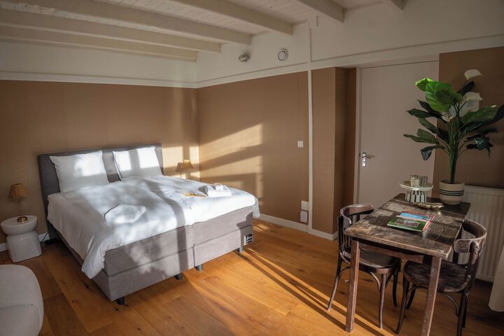 Room 8 of 26