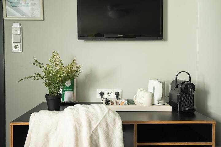 Room 13 of 60