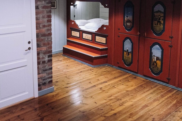 Room 34 of 95