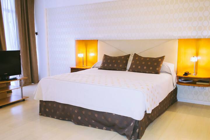 Room 4 of 161