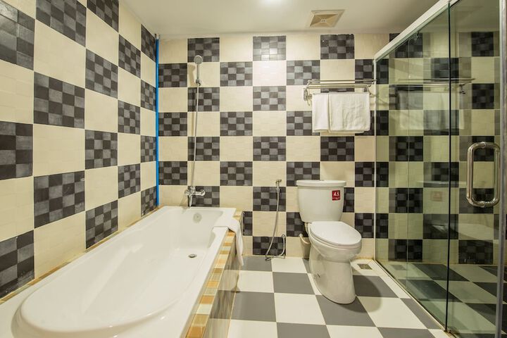 Room 34 of 58