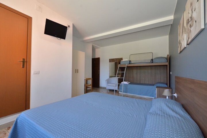 Room 16 of 49