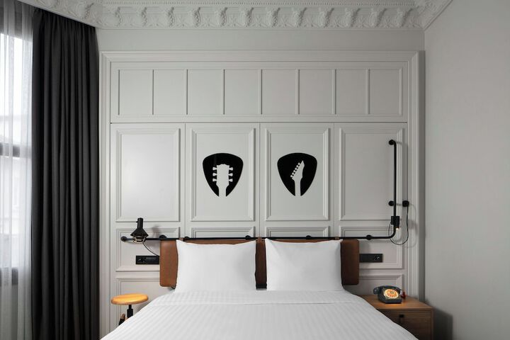 Room 9 of 54