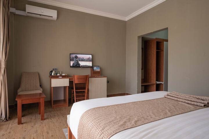 Room 5 of 36