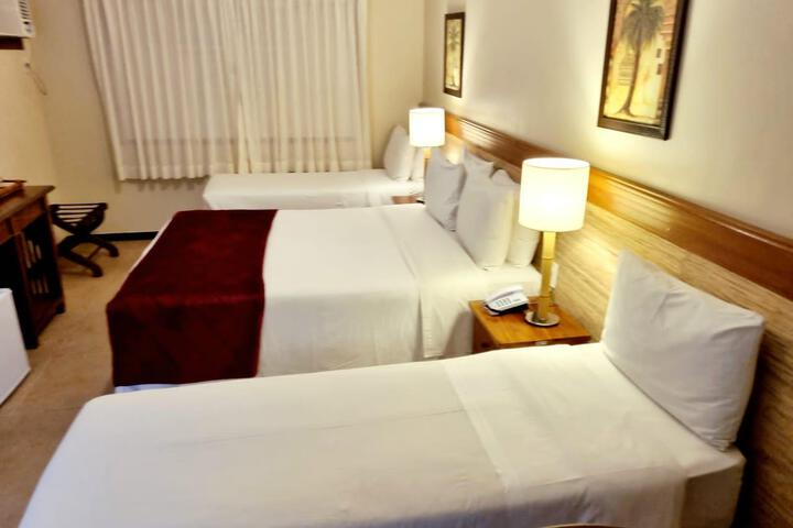 Room 28 of 221