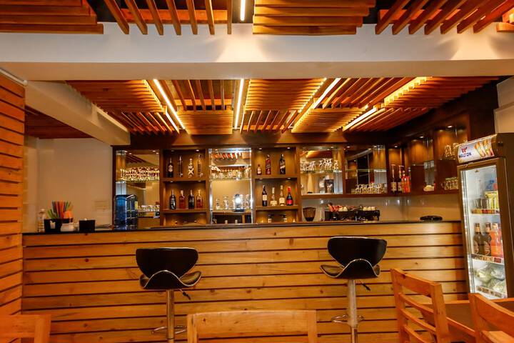 Lounge 63 of 66