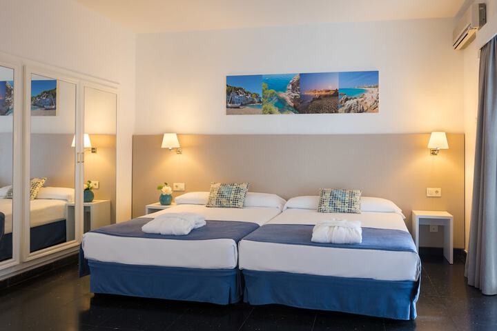 Room 9 of 48