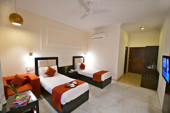 Room 8 of 44