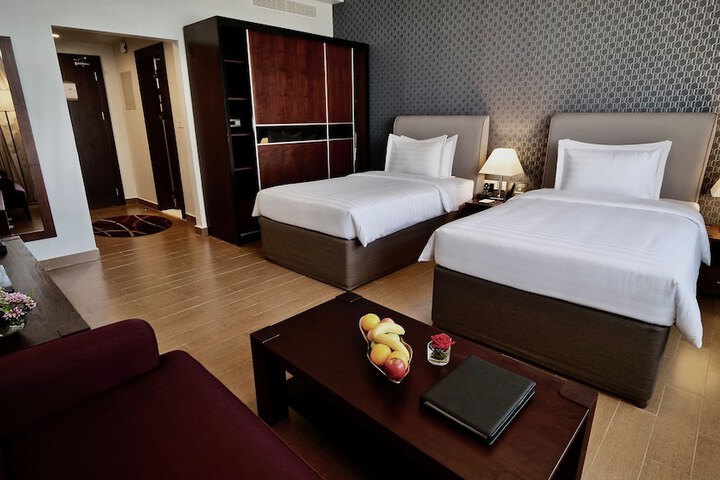 Room 10 of 72