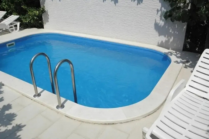 Pool 6 of 10