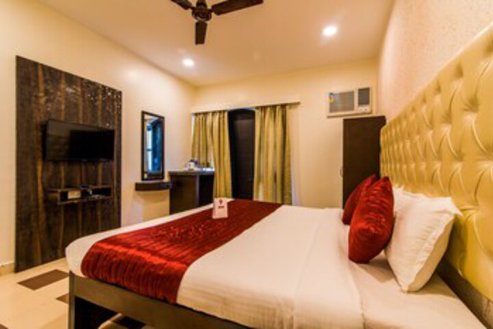 Room 10 of 20