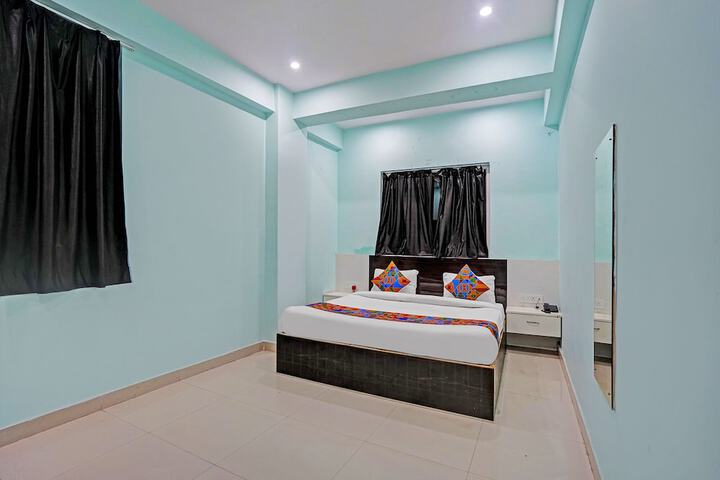 Room 13 of 23
