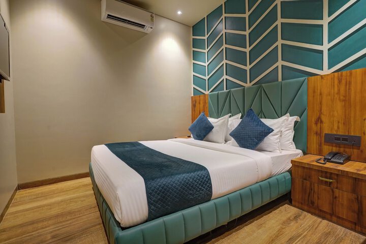 Room 9 of 21