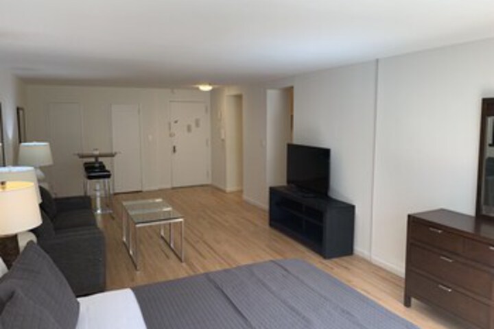 Room 27 of 37