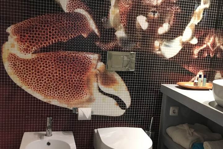 Room 11 of 26