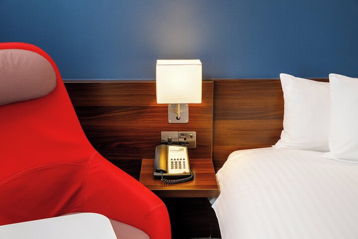 Room 7 of 44