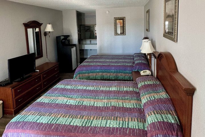 1 King Bed (6 of 6)