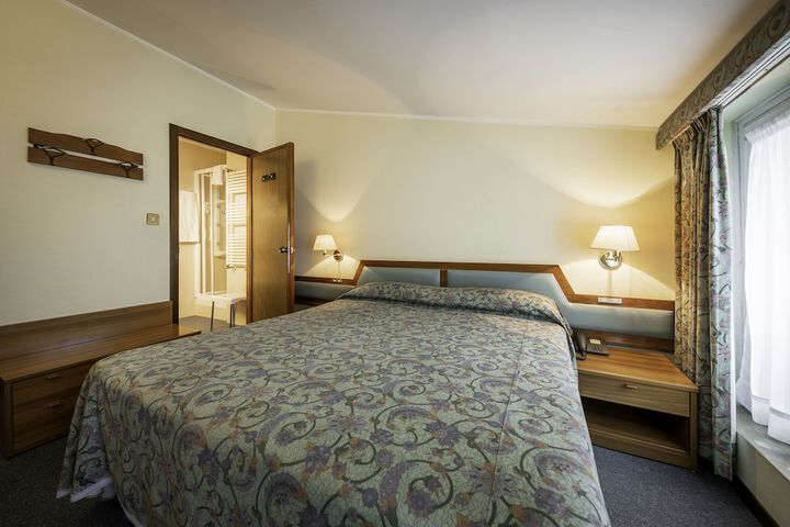 Room 49 of 100