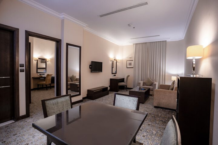 Room 10 of 46