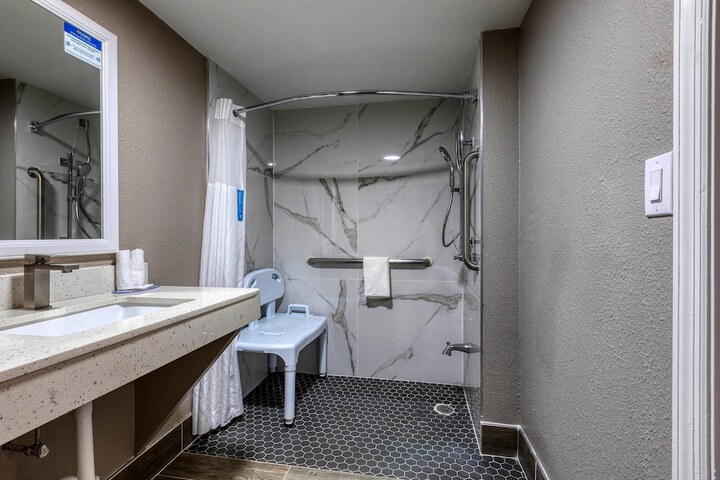 Room 42 of 81