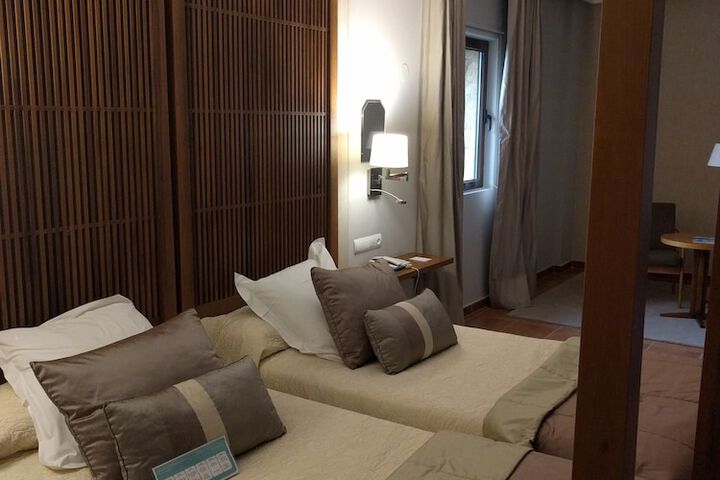 Room 16 of 97