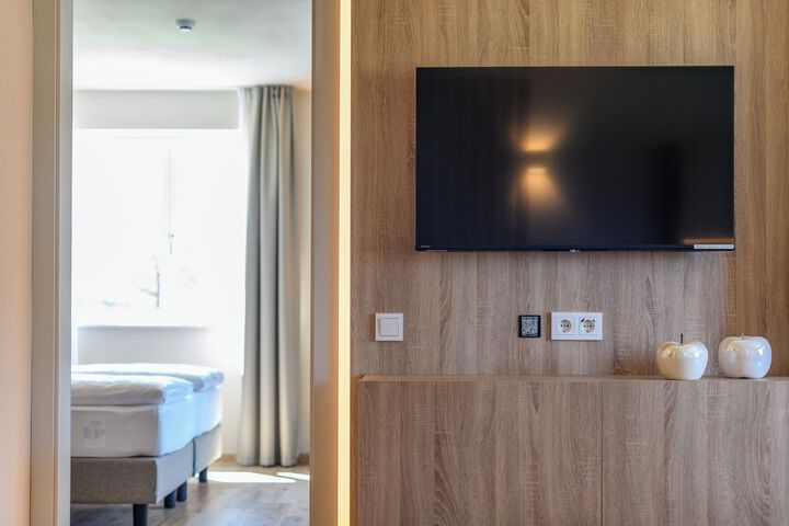 Room 56 of 208