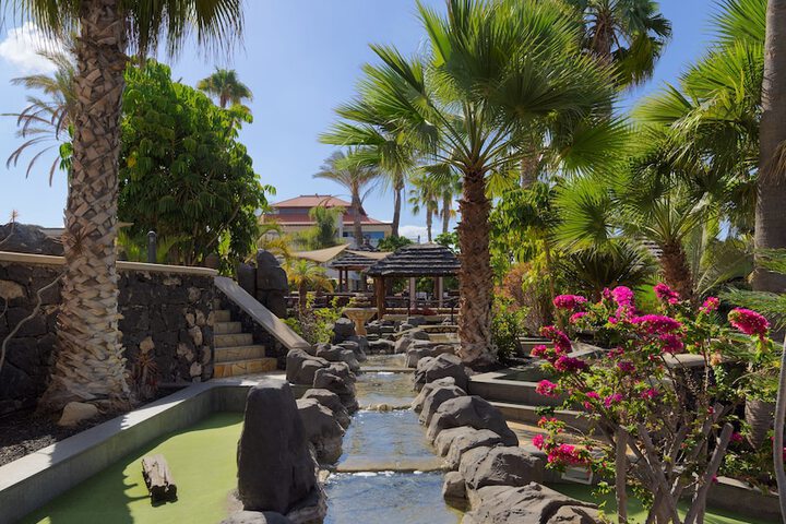 Mini-golf