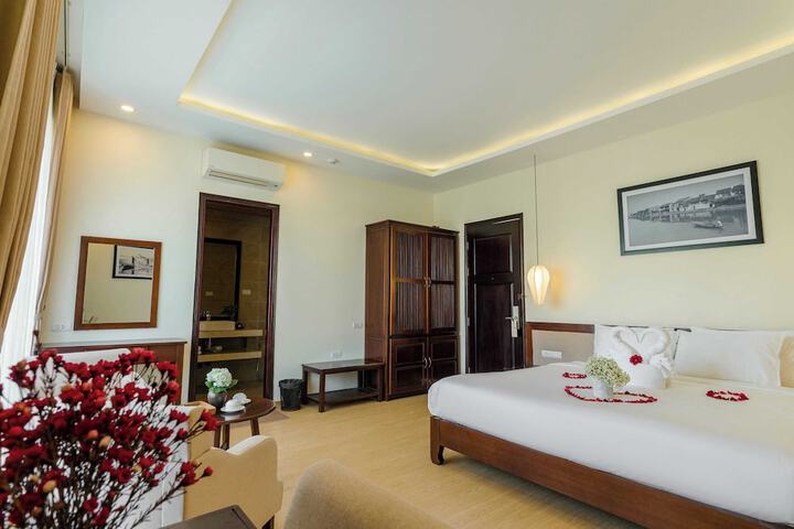 Room 33 of 73