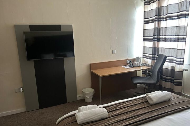 Room 5 of 15