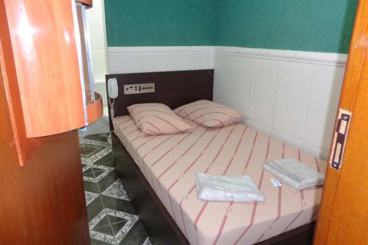 Room 12 of 52