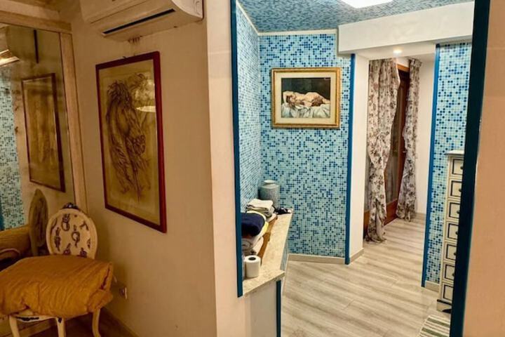 Room 21 of 29