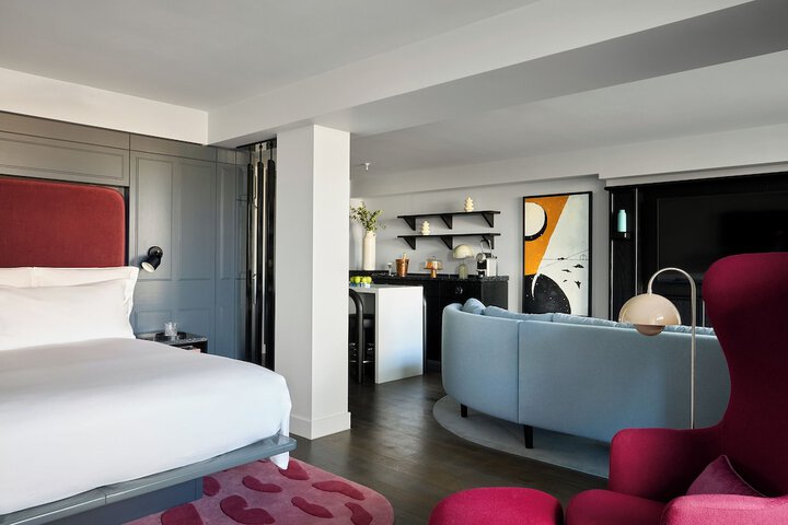Room 25 of 214