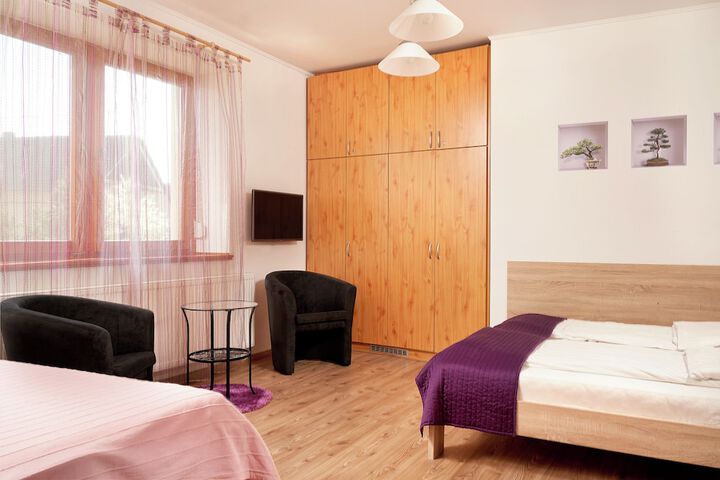 Room 5 of 25